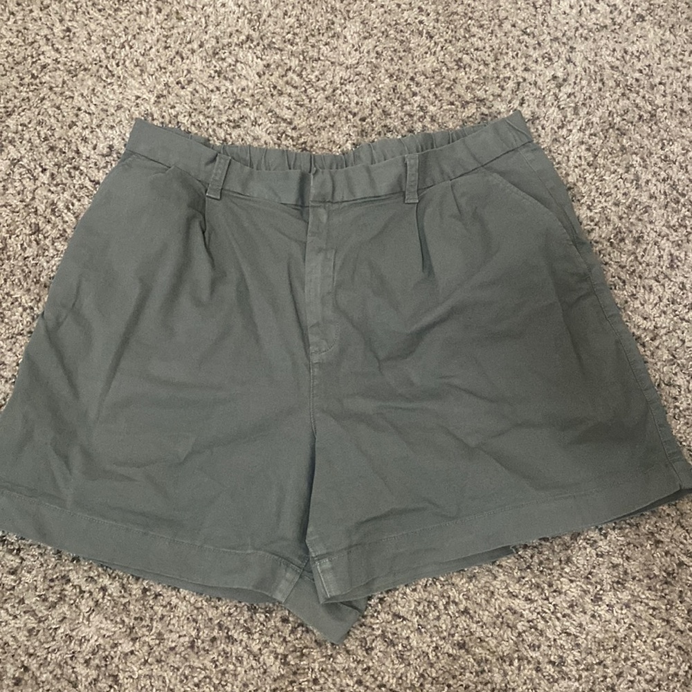 GAP high waisted cargo shorts